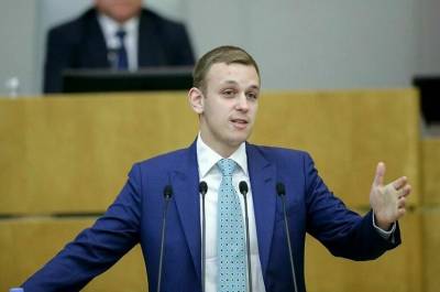 Василий Власов - Стоимость обучения в вузах необходимо ограничить, считает Власов - pnp.ru - Москва - Россия