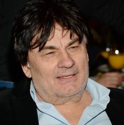 Александр Серов - Mash: У госпитализированного с COVID-19 певца Александра Серова развилась дыхательная недостаточность - argumenti.ru - Москва