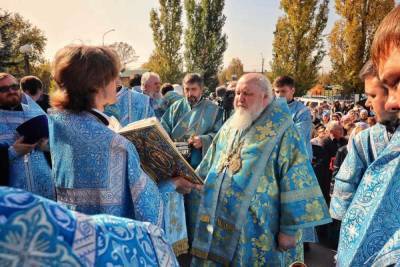 Михаил Миненков - Крестным ходом отметили Покров Пресвятой Богородицы в Невинномысске - kavkaz.mk.ru - Ставрополье - Невинномысск