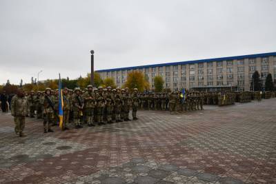 В Северодонецке ко Дню защитников и защитниц Украины провели военный парад - vchaspik.ua - Украина - Луганская обл. - Луганск - Северодонецк