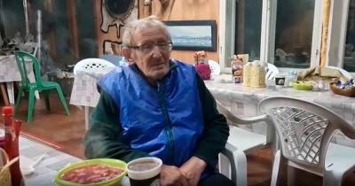 81-летний пенсионер покорил одно из самых труднодоступных мест России - ren.tv - Россия