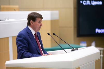 Дмитрий Песков - Сергей Цеков - Сенатор назвал отказывающихся вакцинироваться россиян не дружащими с головой - lenta.ru