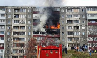 В многоэтажке Петрозаводска загорелись несколько квартир - gubdaily.ru - Петрозаводск - республика Карелия