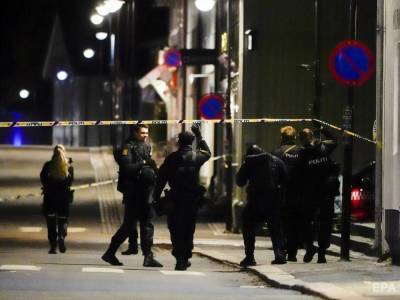 Полиция Норвегии связывает с терроризмом нападение вооруженного луком мужчины - gordonua.com - Норвегия - Украина - Дания