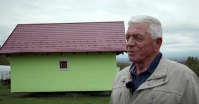 "Избушка на курьих ножках": 72-летний инженер создал вращающийся дом на радость жене (видео) - focus.ua - Украина - Босния и Герцеговина