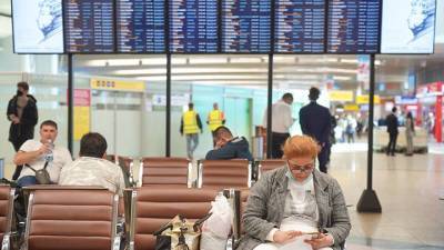Более 20 рейсов задержали и отменили в московских аэропортах - vm.ru - Москва - Австрия - Норвегия - Россия - Швейцария - Сочи - Швеция - Иран - Финляндия - Словения - Эмираты - Голландия - Тунис - Таиланд - Багамы - Оман