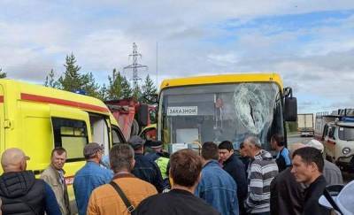На Ямале водителя автобуса убило отлетевшей монтировкой - news.megatyumen.ru - Ноябрьск