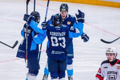 Новосибирская хоккейная команда победила соперников по буллитам - novos.mk.ru