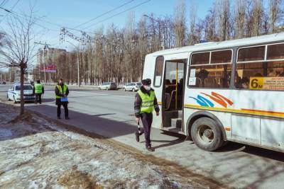 Воронежский оперштаб попросил увеличить число полицейских для контроля за масочным режимом - gorcom36.ru - Воронеж