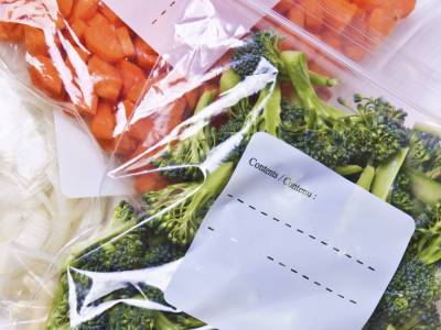 Во Франции - Во Франции с 2022 года запретят продажу многих фруктов и овощей в пластиковой упаковке - gordonua.com - Украина - Франция - с. 2022 Года - Экология