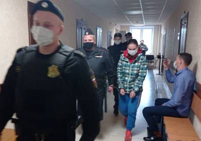 Подозреваемую в убийстве рязанского подростка доставили в суд - ya62.ru - Рязань