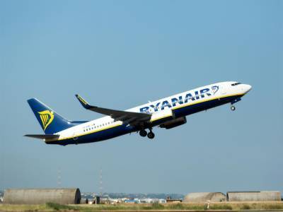 Ryanair призвал пассажиров не хлопать в самолете при приземлении - gordonua.com - Украина
