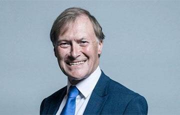 Депутат британского парламента, получивший ножевые ранения, скончался - charter97.org - Англия - Белоруссия - Эссекс