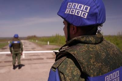 Михаил Филипоненко - Андрей Косяк - ЛНР отозвала гарантии безопасности украинским военным на линии разграничения - lenta.ru - Киев - ЛНР
