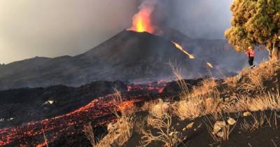 Лавовый поток вулкана на испанском острове Ла-Пальма превратился в "цунами" - unn.com.ua - Украина - Киев - Испания