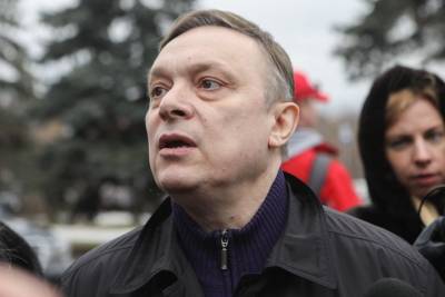 Александр Серов - Андрей Разин - «Молю Бога»: Разин обратился к высшим силам с просьбой о выздоровлении Серова - vm.ru - Россия