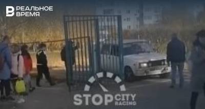 В Казани ГИБДД привлекла к ответственности 16-летнего парня, который катался на территории школы - realnoevremya.ru - Россия - респ. Татарстан - Казань