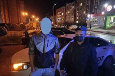 В Рязани рядом с алкомаркетом дебоширил пьяный таксист с пистолетом - rzn.mk.ru - Рязань
