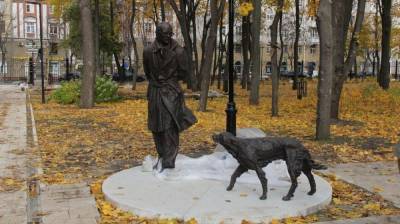 В закрытом воронежском «Орлёнке» установили памятник автору «Белого Бима» - vestivrn.ru - Россия