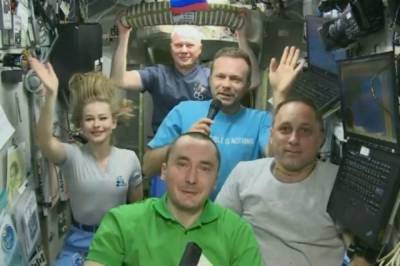 Олег Новицкий - Военные спасатели встретят киноэкипаж березовым соком - aif.ru - Казахстан - Екатеринбург - Алтайский край