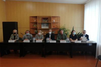 Владимир Лабинов - Молокозаводы работают, переговоры продолжатся: чем закончилось совещание по молочному конфликту - karel.mk.ru