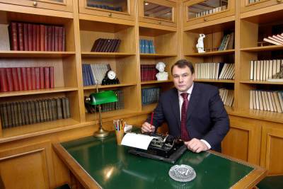 Петр Толстой - Толстой заявил о проигранной государством кампании по вакцинации - mk.ru