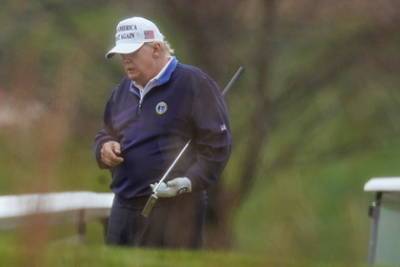 Дональд Трамп - Увлечение Трампа гольфом навредило природе - lenta.ru - США - Шотландия