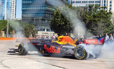Серхио Перес - Видео: Серхио Перес крутит «пончики» в Техасе - f1news.ru - США - Техас - Даллас