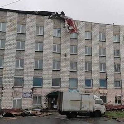 Появились кадры фатального падения крыши на Сахалине - radiomayak.ru - Сахалинск - район Александровск-Сахалинский