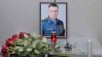 Евгений Зиничев - В Петербурге прошла панихида по трагически погибшему главе МЧС Зиничеву - mir24.tv - Россия - Санкт-Петербург