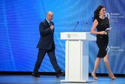 Владимир Путин - Павел Зарубин - Американская телеведущая проигнорировала переводчика Путина - lenta.ru - Россия - США
