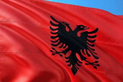 В посольстве высказались против непроверенных версий гибели россиян в Албании - mk.ru - Россия - Албания