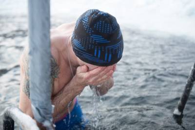 Ученые выяснили, как плавание в холодной воде может влиять на похудение - vm.ru - Копенгаген