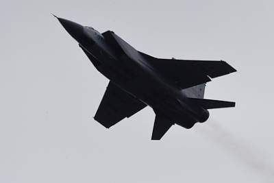 Российский истребитель сопроводил бомбардировщик США над Японским морем - lenta.ru - Россия - США