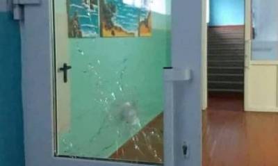 Тимур Бекмансуров - В Пермском крае 12-летний подросток устроил в школе стрельбу из карабина отца - og.ru - Пермский край - Сарс, Пермский край