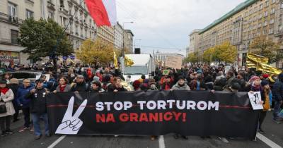 Шарль Де-Голль - Поляки вышли на улицы в знак солидарности с мигрантами на границе - dsnews.ua - Украина - Белоруссия - Польша