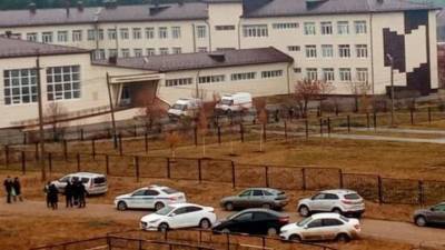 Стало известно, чем занимался охранник, пока ученик проносил ружье в школу - vesti.ru - Пермь - Пермский край - Сарс, Пермский край