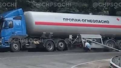 Угроза взрыва возникла после ДТП с газовозом в Сочи - iz.ru - Сочи - Израиль - Хабаровский край - Амурск