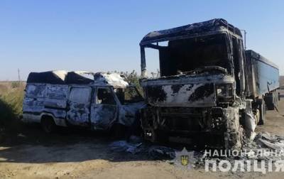 На Одесчине мужчина сжег микроавтобус и грузовик односельчанина из-за мести - korrespondent.net - Украина - Одесская обл.