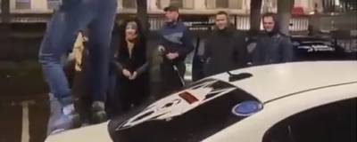 Костромичи вечером устроили дискотеку под окнами мэрии - runews24.ru - Кострома