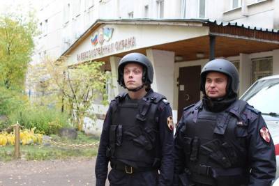 В Печоре понадобилась помощь росгвардейцев, чтобы решить вопрос с заснувшей в магазине женщиной - komiinform.ru - Украина - респ. Коми