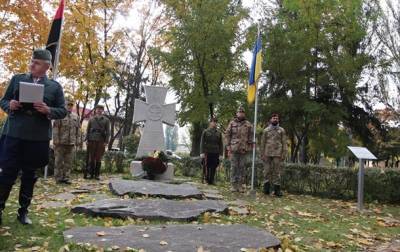 Степан Бандер - В Киеве открыли памятный крест в честь Бандеры - korrespondent.net - Украина - Киев