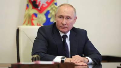 Владимир Путин - Путин поручил принять поправки о льготном режиме ведения бизнеса на Курилах - russian.rt.com - Россия - Сахалинская обл.