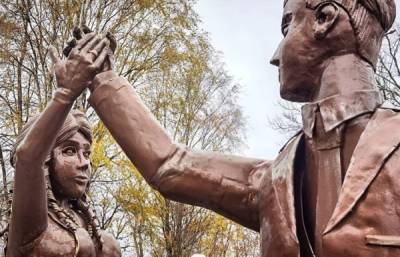 Жириновский похвалил раскритикованный горожанами памятник молодожёнам в Павлове - govoritmoskva.ru - Москва - Россия