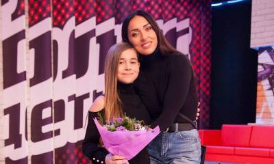 Алсу - «Не знаю, как мне это удалось»: дочь Алсу потеряла дар речи, когда увидела маму на шоу «Дуэты» - bloknot.ru
