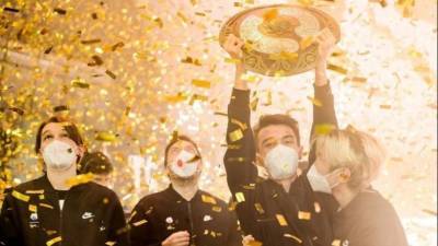 Победившие на международном турнире по Dota 2 россияне прилетели в Москву - 5-tv.ru - Москва - Россия - Амстердам