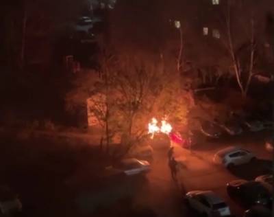 Очевидец рассказал, как тушил загоревшегося в машине человека в Новосибирске - runews24.ru - Новосибирск