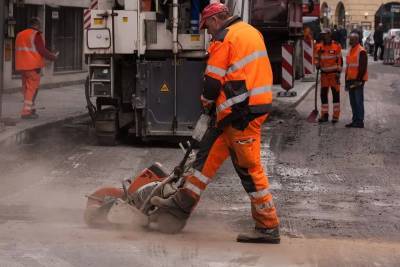 Мэр Новосибирска Локоть упрекнул подрядчиков за пыль во время ремонта дорог - sib.fm - Новосибирск - Анатолий Локоть
