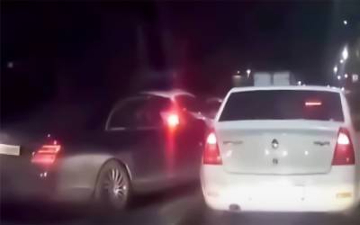 Хам на Мерседесе нарвался на великана из Логана - zr.ru - Кострома