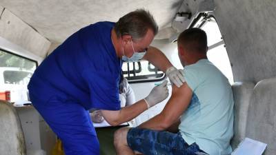 Дмитрий Крутиков - В Крыму ввели обязательную вакцинацию для ряда сфер - russian.rt.com - Крым